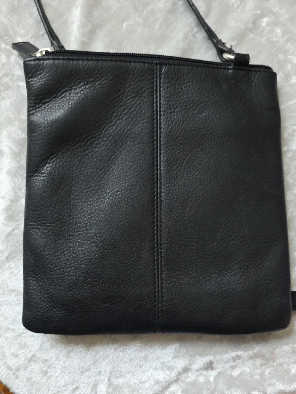 Fossil Vintage Black Leather Travel Friendly Crossbody Bag with Front Zip Pocket